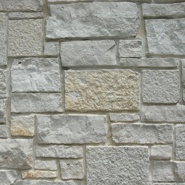 Oakfield — Country Manor veneer from Eden-Valders Stone Company