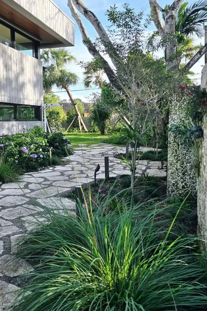 Hemingway Flagstone · garden paving.